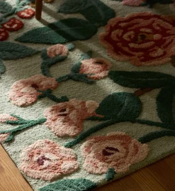 Highgrove Roses Wool Hooked Rug